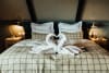 Gisting í svítu, 90 mínútna nudd og aðgangur að spa fyrir tvo auk gönguferðar með leiðsögn frá Skálakot Manor Hotel