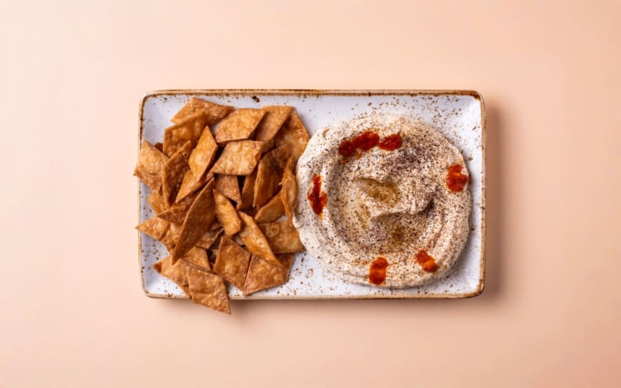 Hummus með flögum
