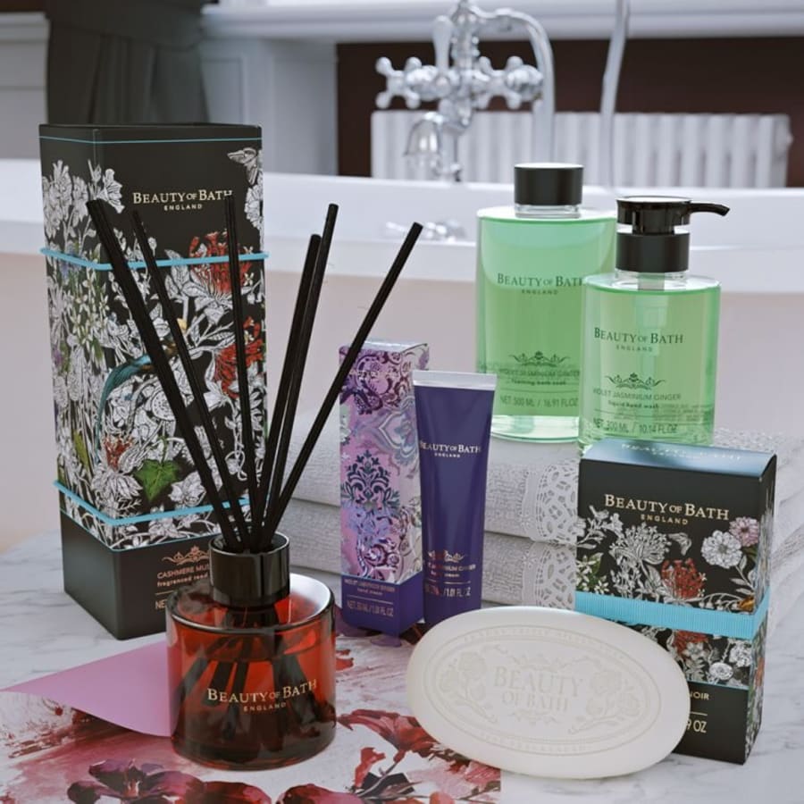 Beauty of Bath Violet Jasminium Ginger Freyðandi Bath Soak
