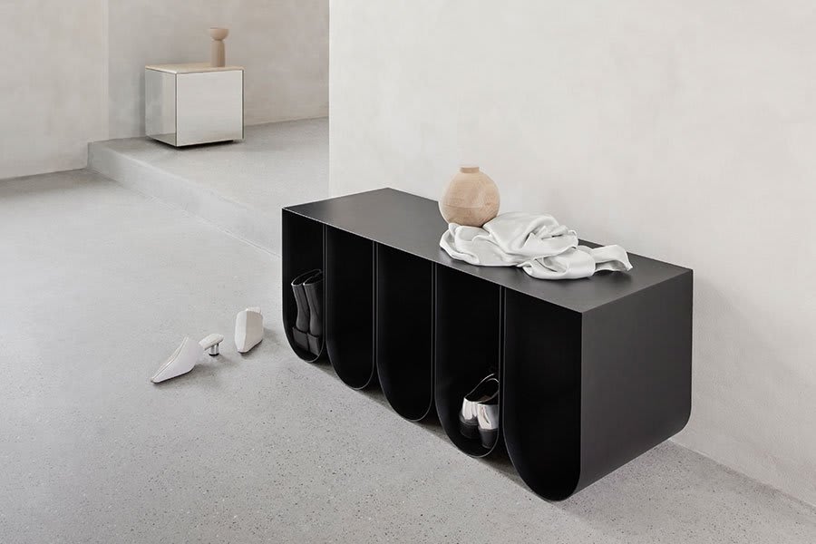 Curved bekkur | Svartur