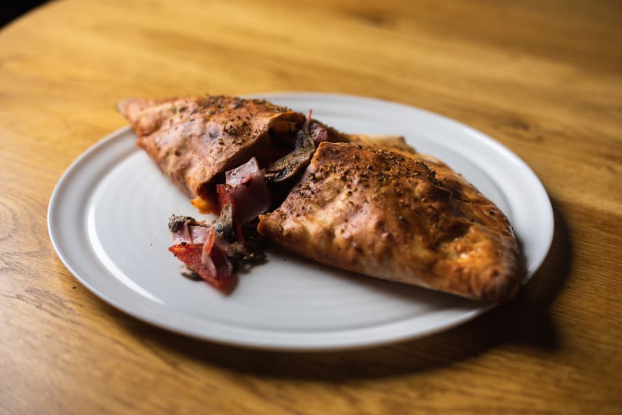 Calzone (m)(g)