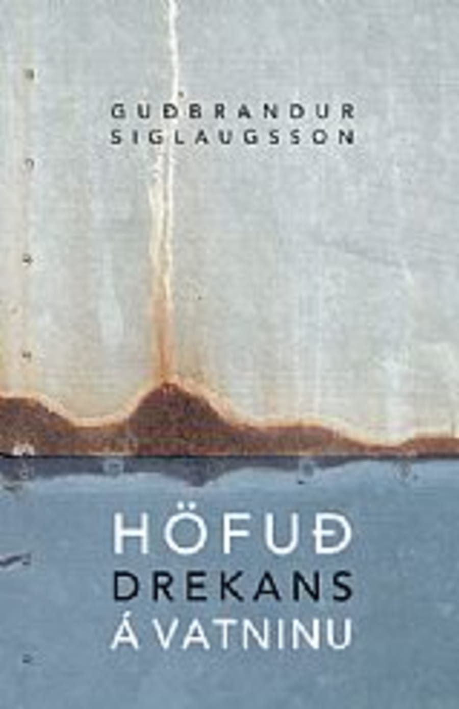 Höfuð drekans á vatninu