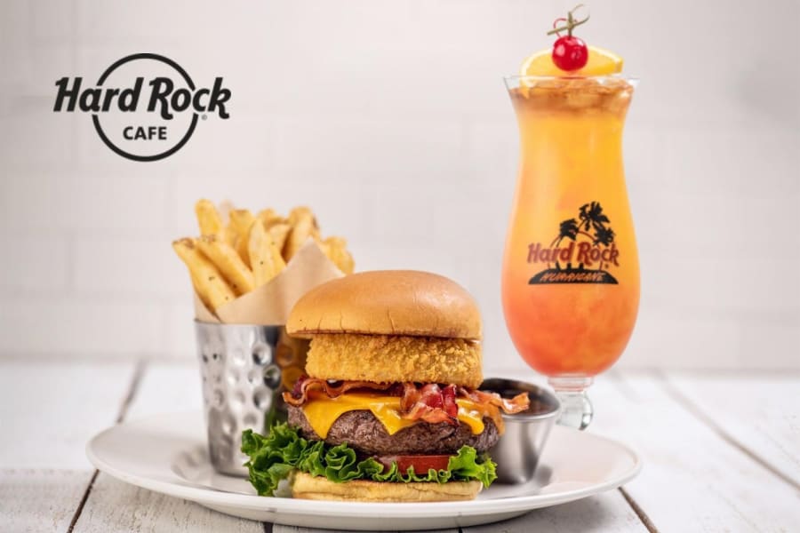 Kokteilar, borgarar og eftirréttaþrenna fyrir tvo á Hard Rock