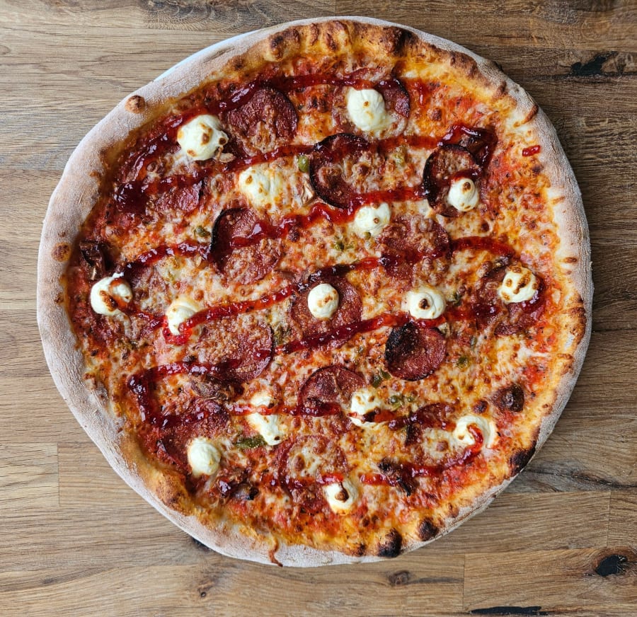 Helvítis Pizzan - Pizza Mánaðarins