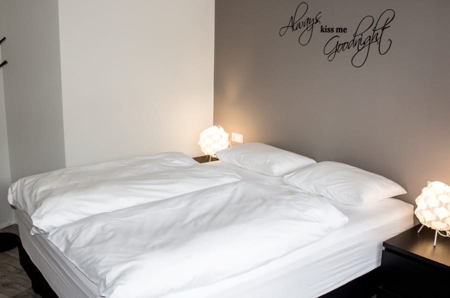 Gisting fyrir tvo í tvær nætur í Deluxe herbergi hjá Lava Apartments á Akureyri – Tilvalið tækifæri til að slaka á!