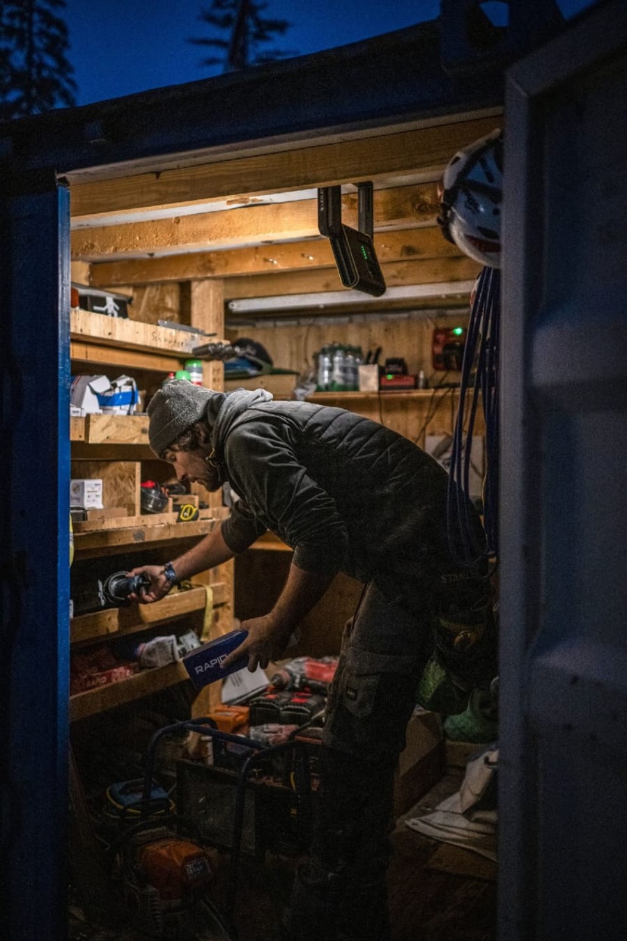Ledlenser AF8R, Vinnuljós með hleðslurafhlöðu
