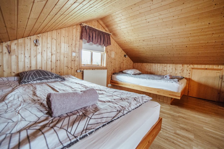 Gisting með morgunverði ásamt 3 rétta kvöldverði fyrir tvo