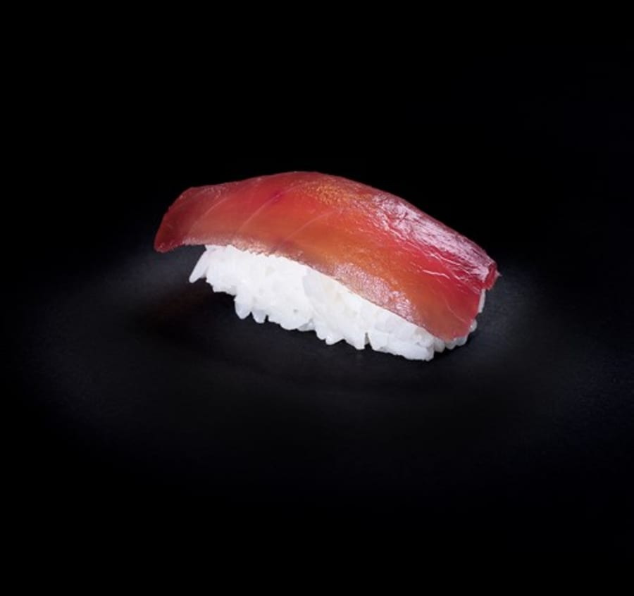 Tuna nigiri