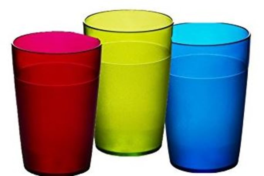 Rautt plastglas 25 cl.