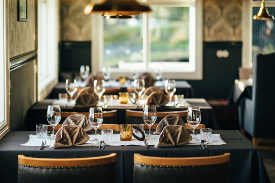 Gisting í svítu, 90 mínútna nudd og aðgangur að spa fyrir tvo auk gönguferðar með leiðsögn frá Skálakot Manor Hotel