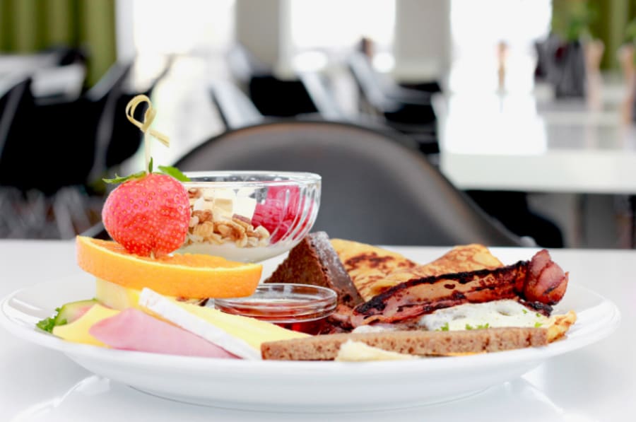 Gjafabréf – Brunch fyrir tvo á SKÝ Restaurant & Bar