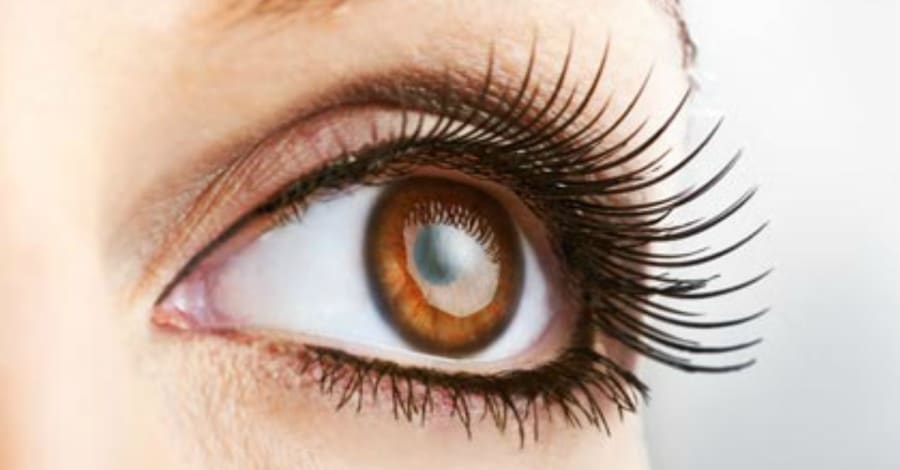 Varanleg förðun á augnlok (eye-liner tattoo) 