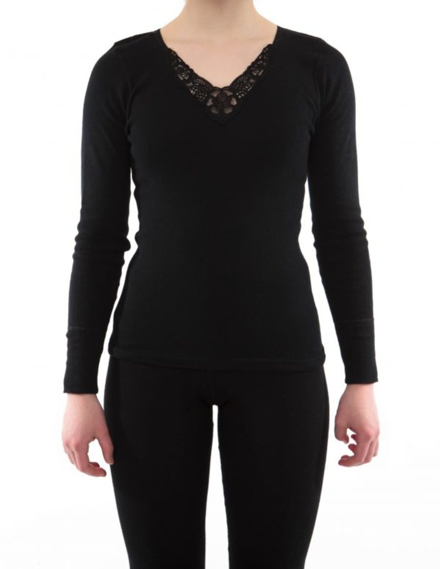 Long sleeve undershirt with lace