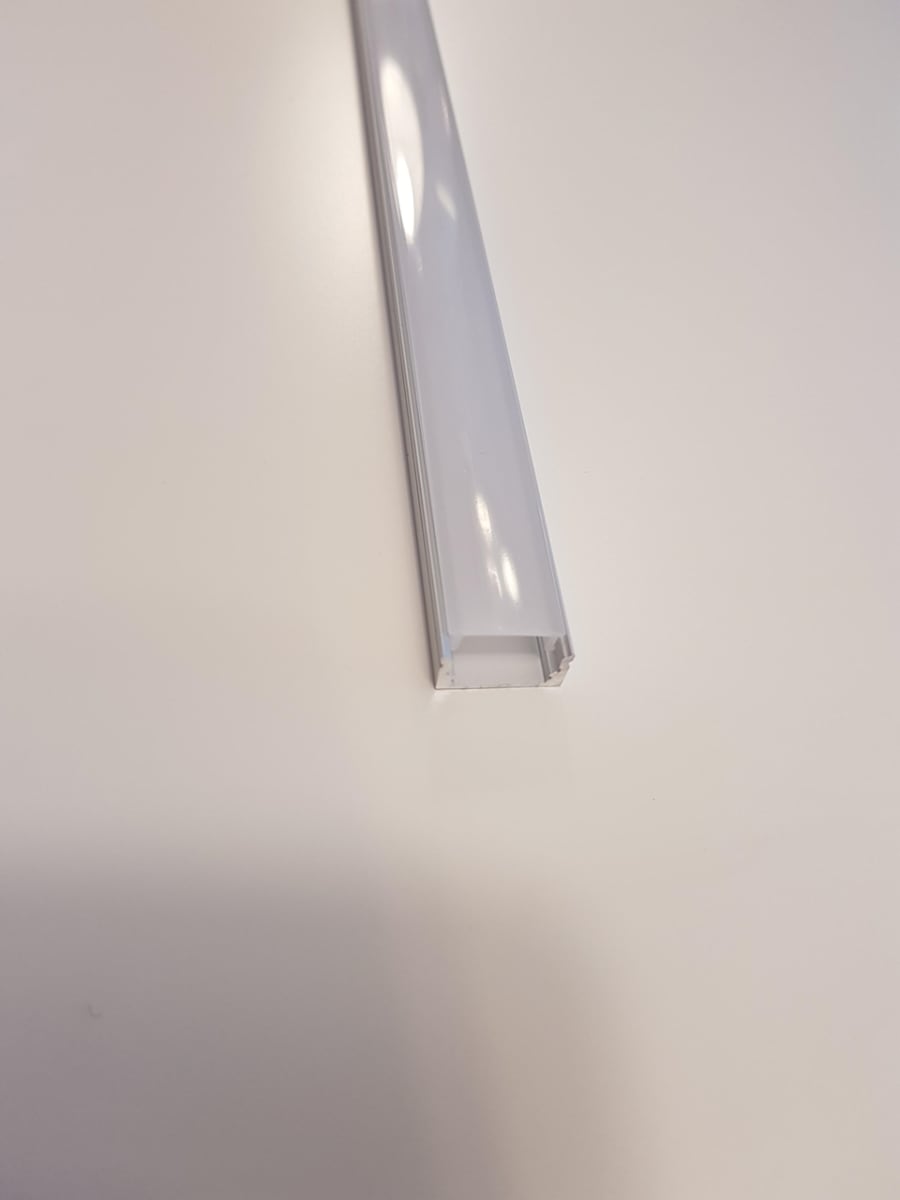 PRÓFÍLL 2 METRAR White +PC opal diffuser